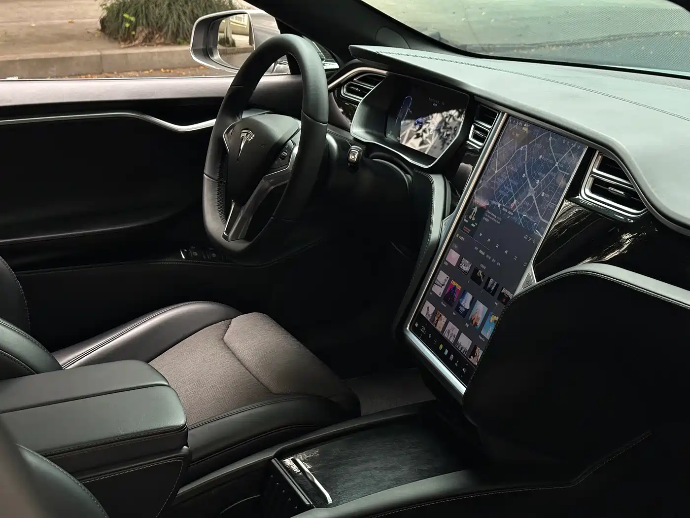 TESLA MODEL S