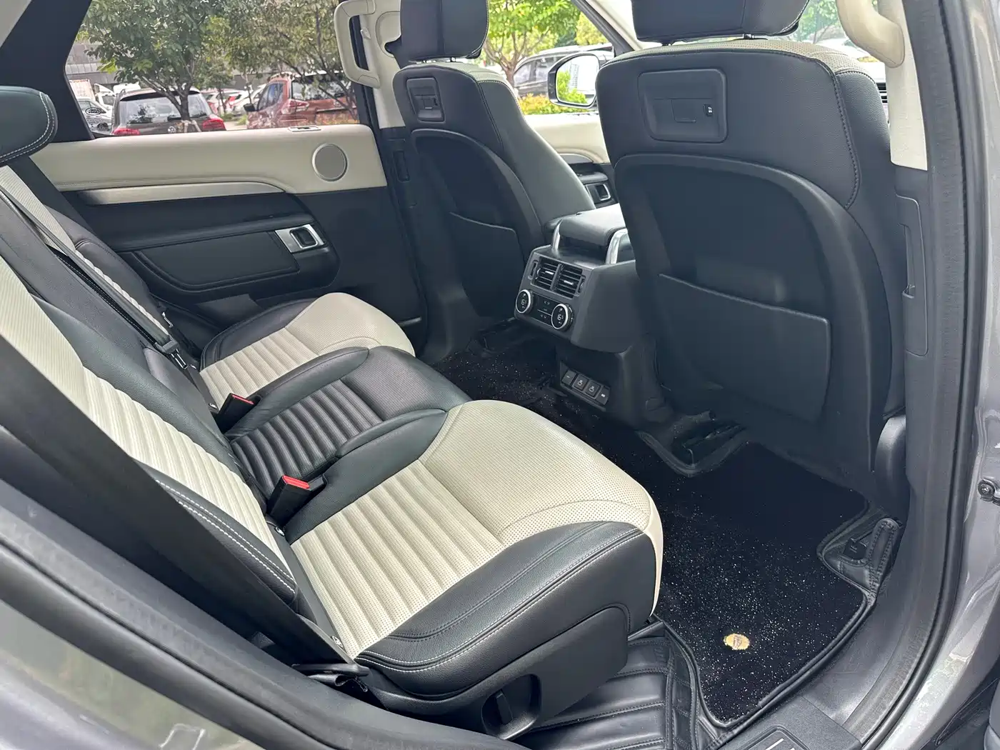 Фото 32 - Land Rover Discovery