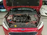 Фото 20 - Ford Focus