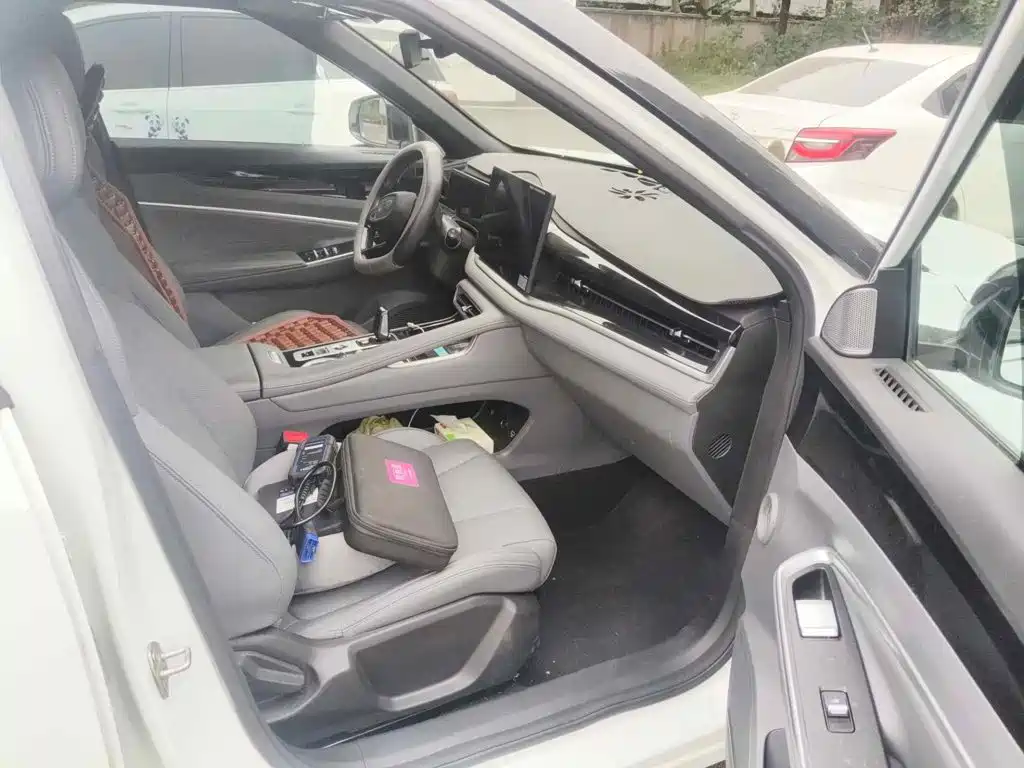 Geely Atlas 2025 2026 Model 1.5TD Aspiration