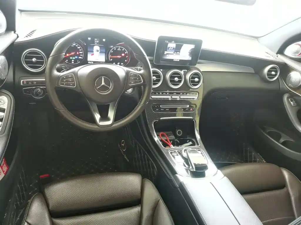 Mercedes-Benz GLC 2018 Facelift GLC 260 4MATIC Luxury фото 10