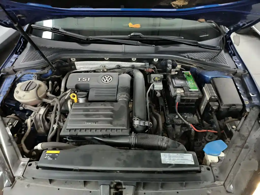 Фото 16 - Volkswagen Golf