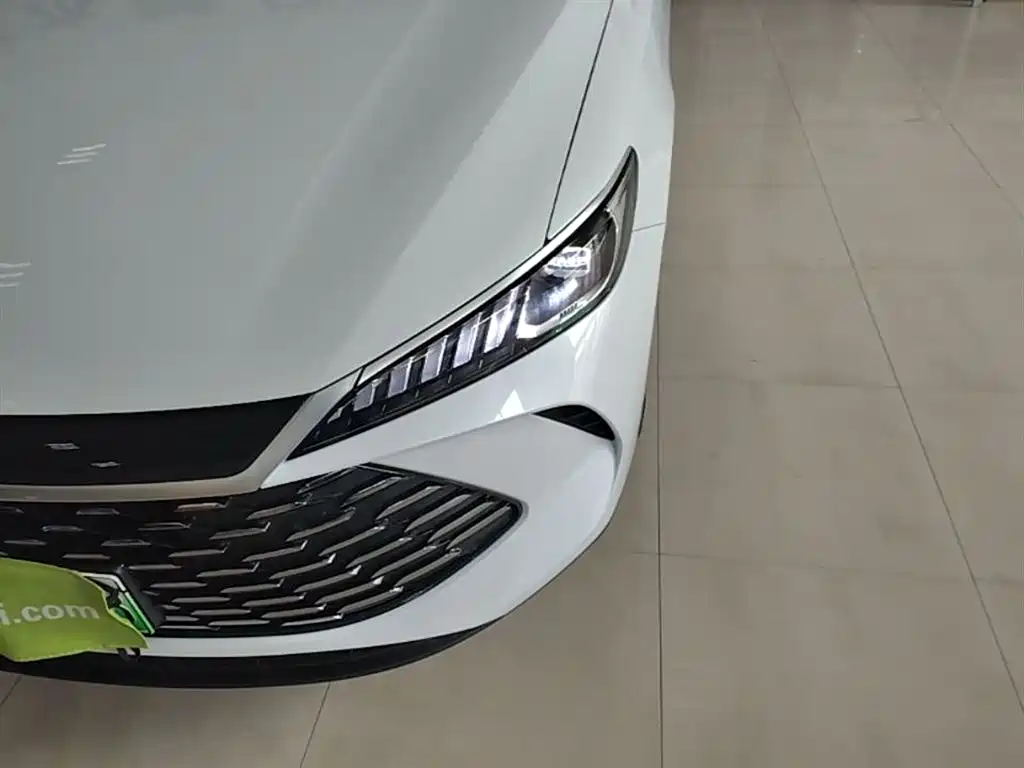 BYD Qin PLUS 2025 DM-i Smart Drive 55KM Leader фото 24