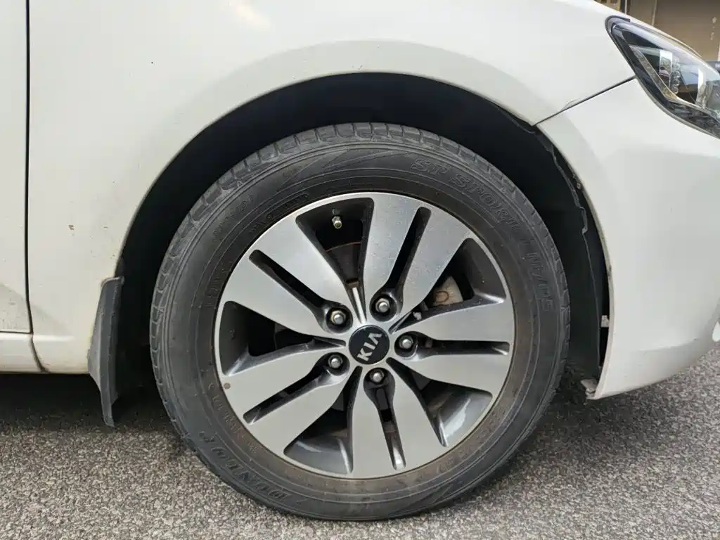 Kia Forte 2014 2014 1.6L AT Premium