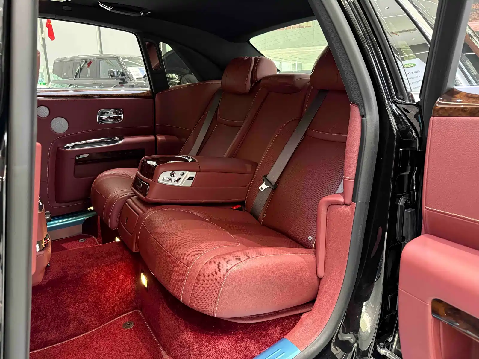 Фото 6 - Rolls-Royce Ghost