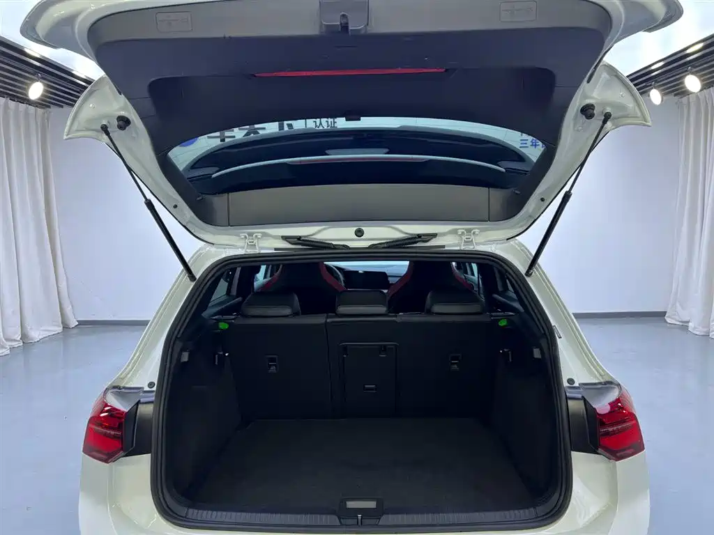 Volkswagen Golf GTI 2023 380TSI DSG GTI фото 25