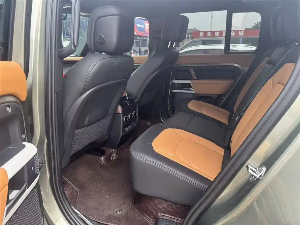 Land Rover Defender 2024 110 3.0T P400 X-DYNAMIC HSE фото 8