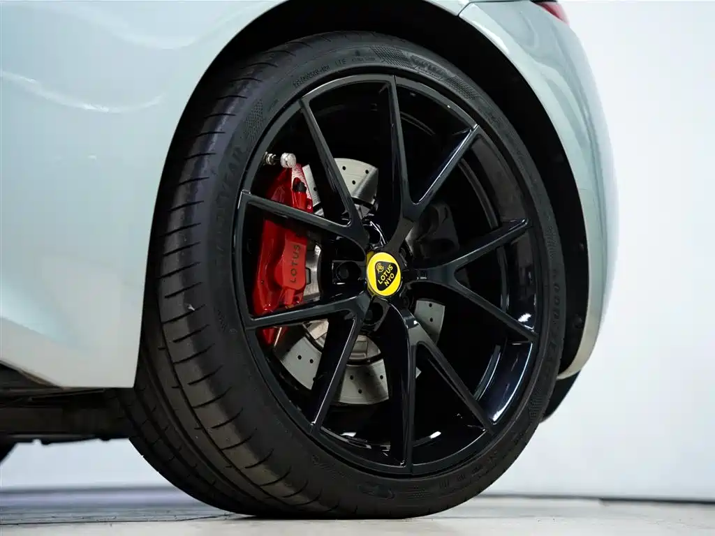 Lotus Cars EMIRA 2021 2.0T DCT First Edition фото 21