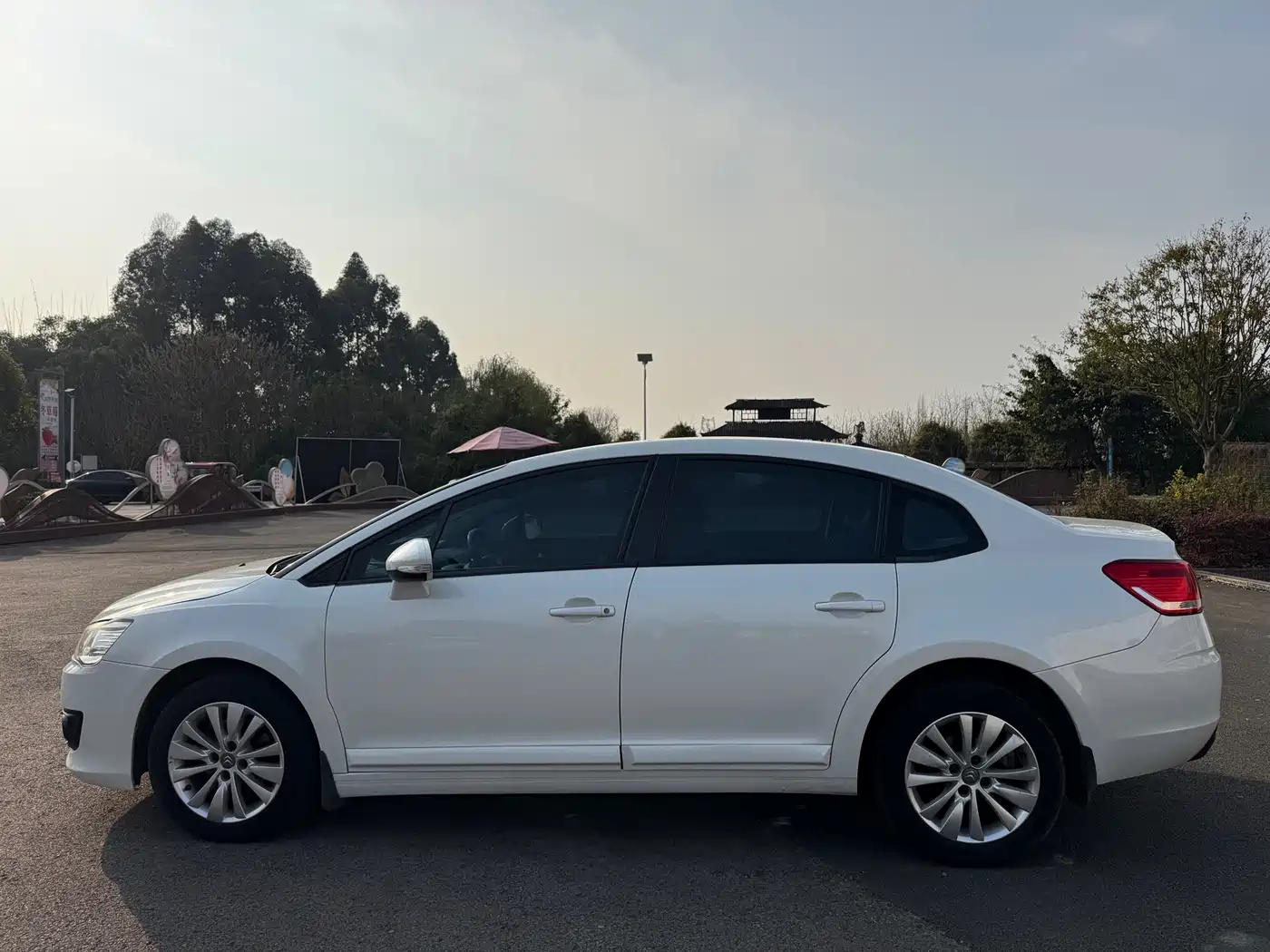 Citroën C-Quatre 2014 2013 Model Sedan 1.6L Manual Premium Style