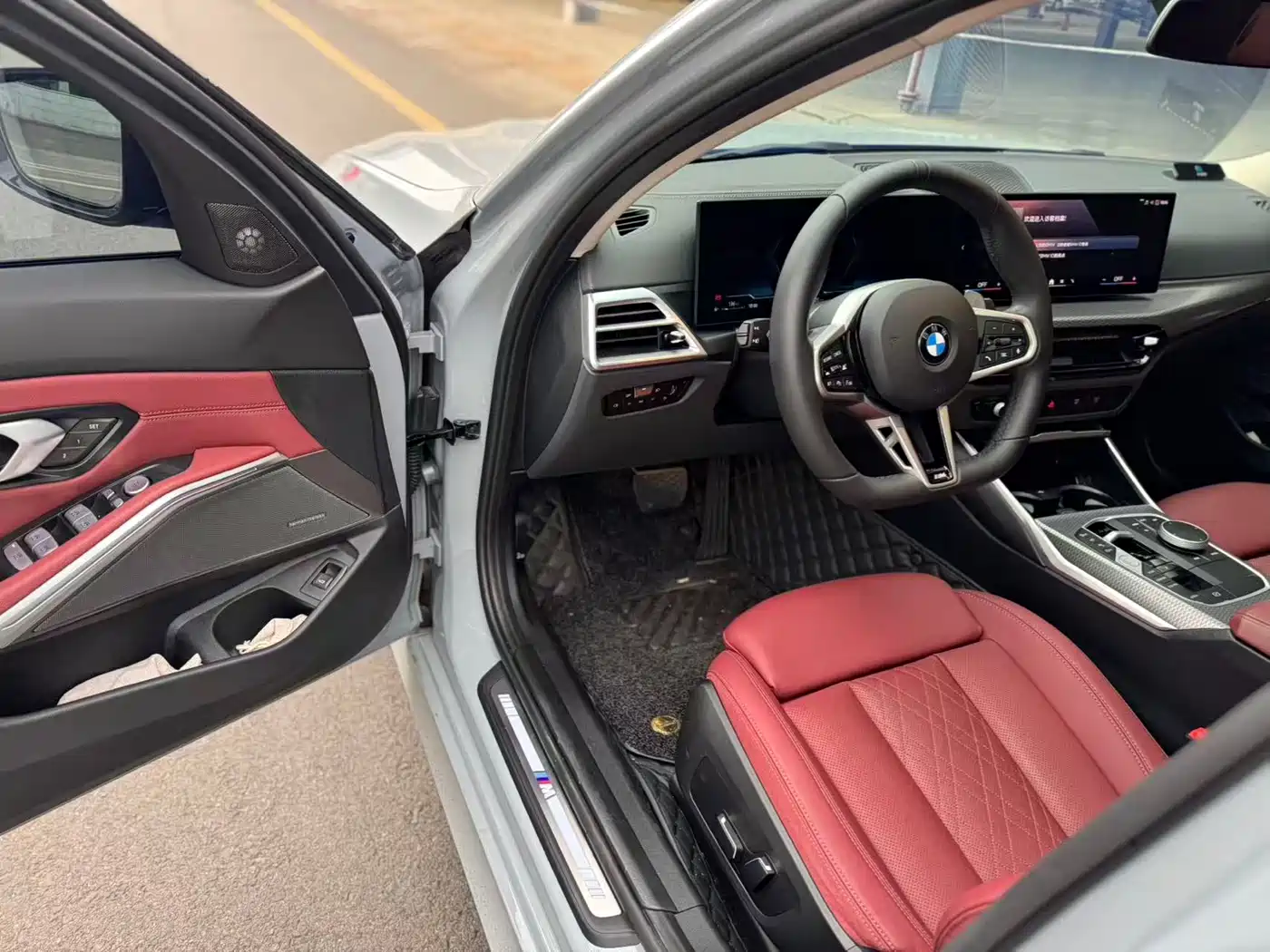 BMW 3 Series 2024 330Li M Sport Shadowline Package фото 4
