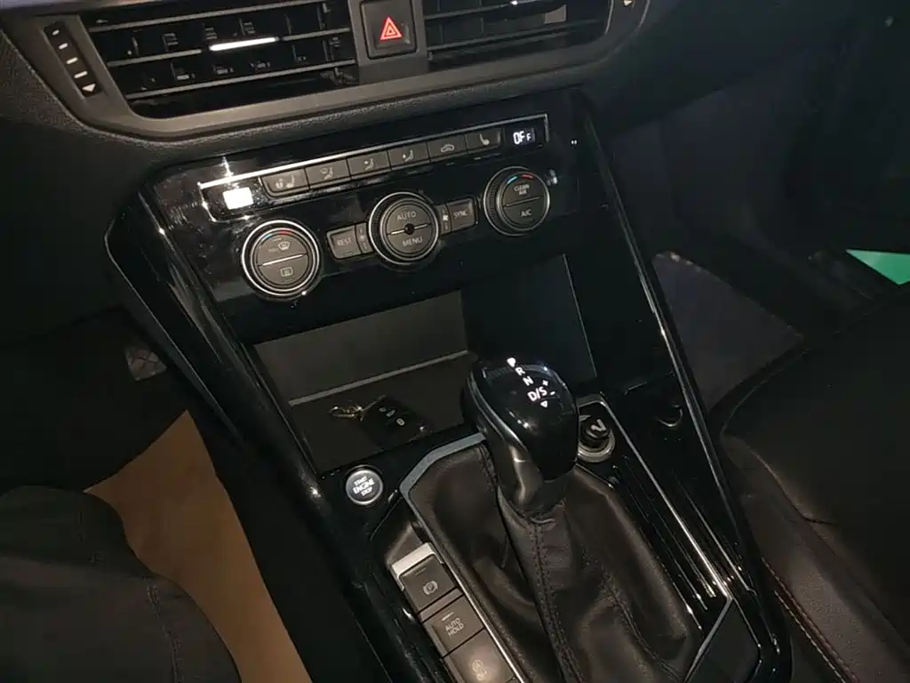 Volkswagen Tayron 2019 330TSI 2WD Luxury China VI фото 14