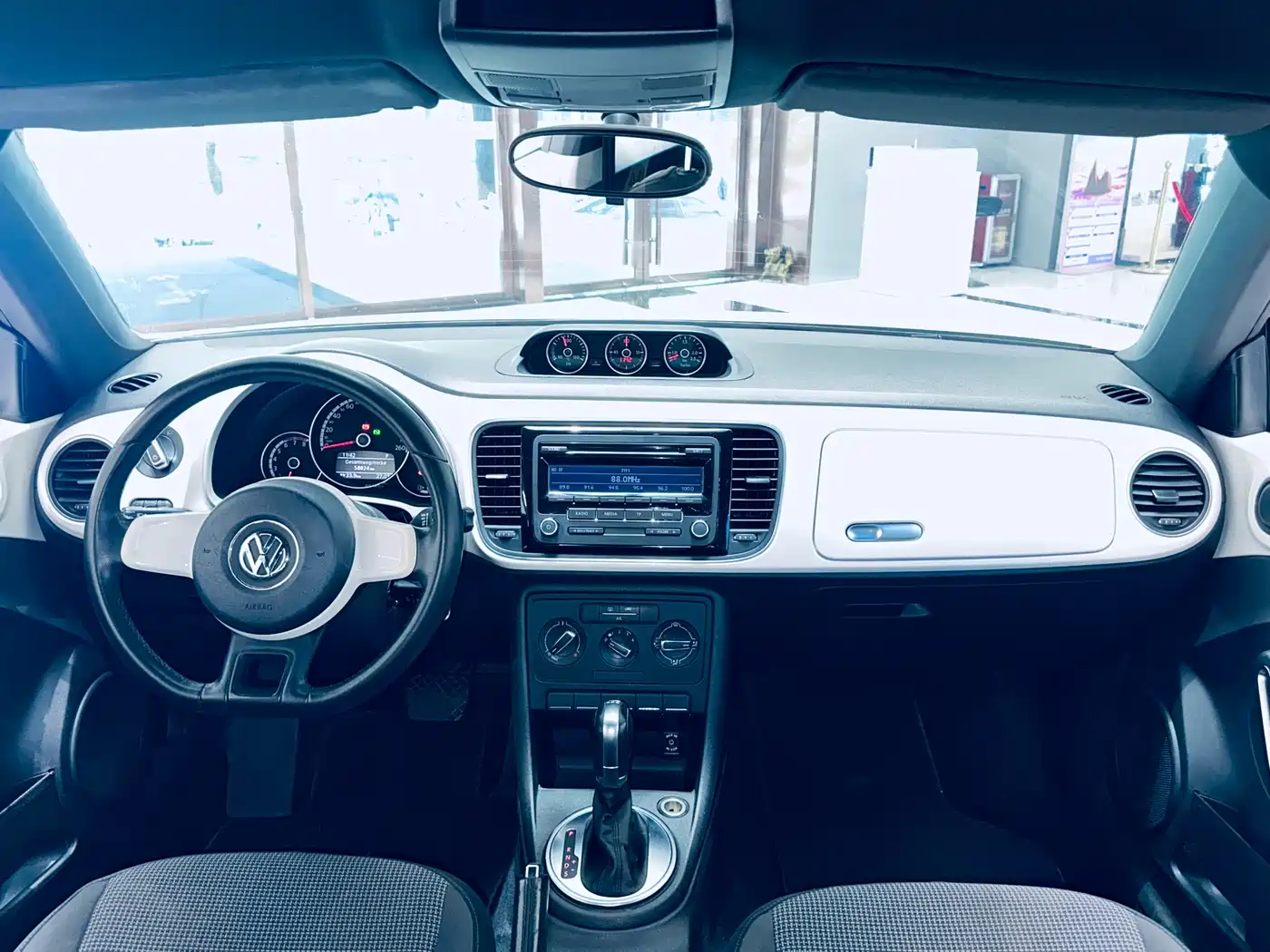 Volkswagen Beetle 2014 1.4TSI Fashion Edition фото 31