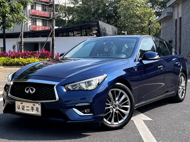 INFINITI Q50L
