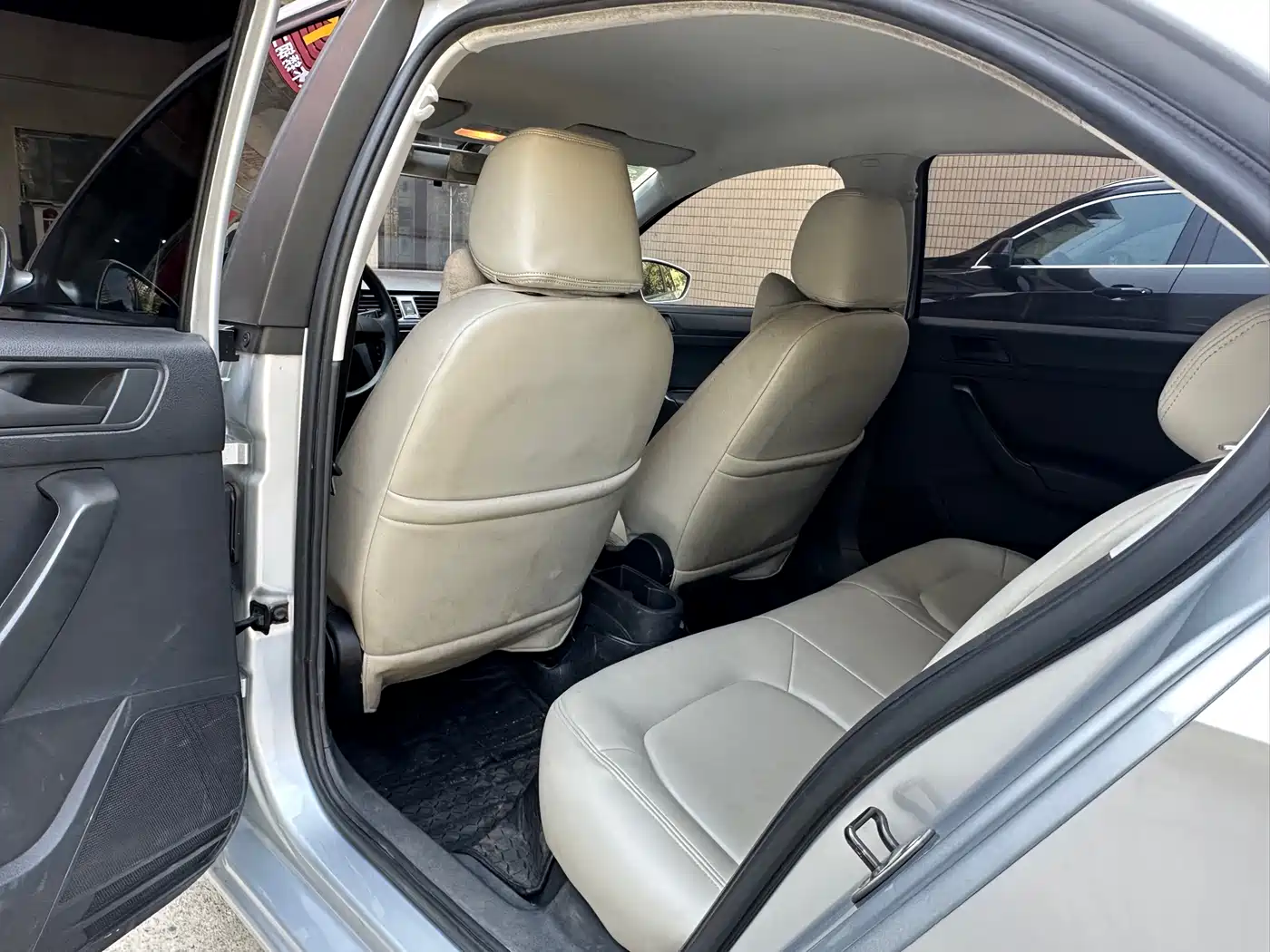 Volkswagen Santana 2013 1.6L Automatic Trend Edition фото 7