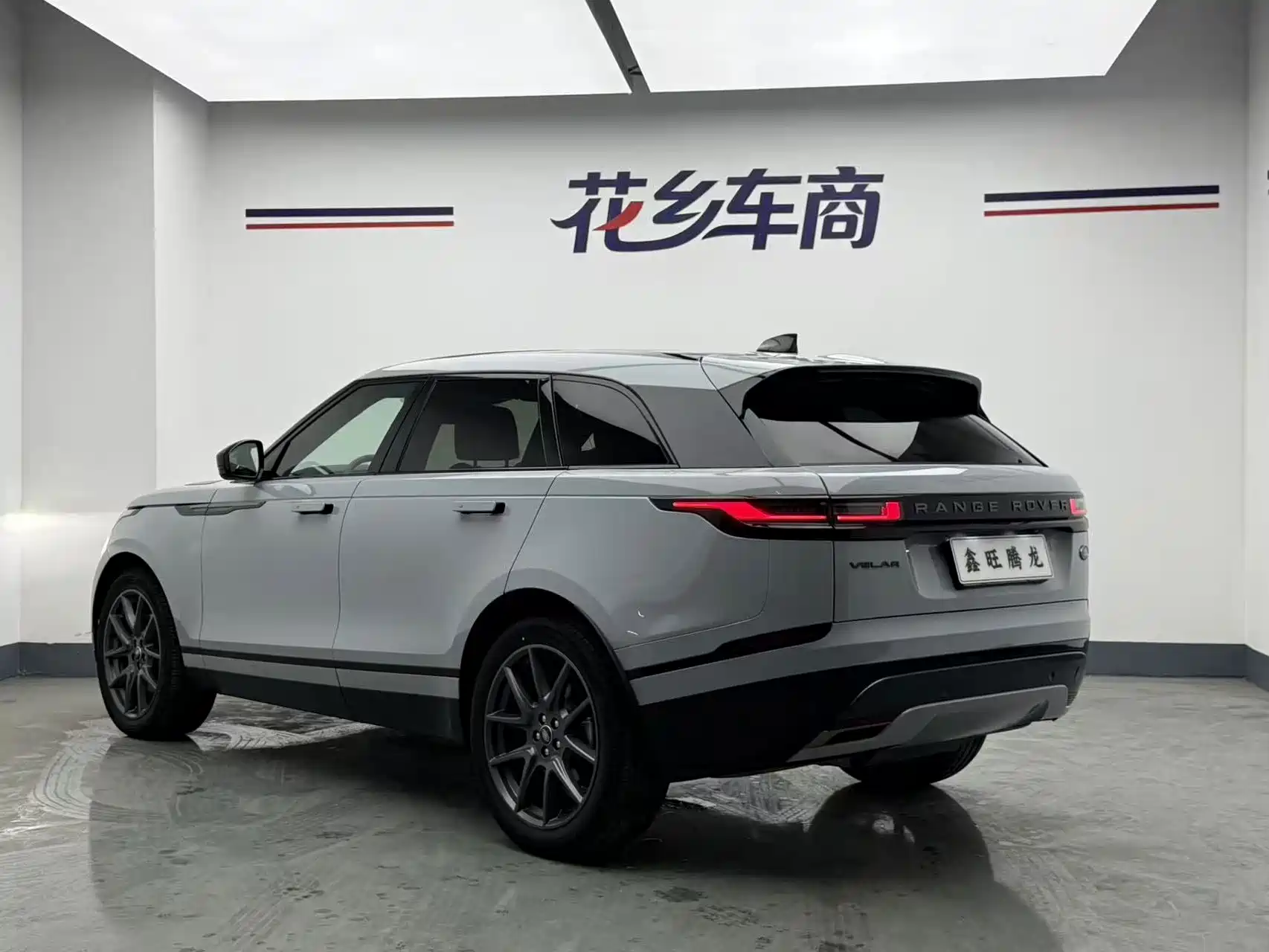 Фото 17 - Land Rover Range Rover Velar