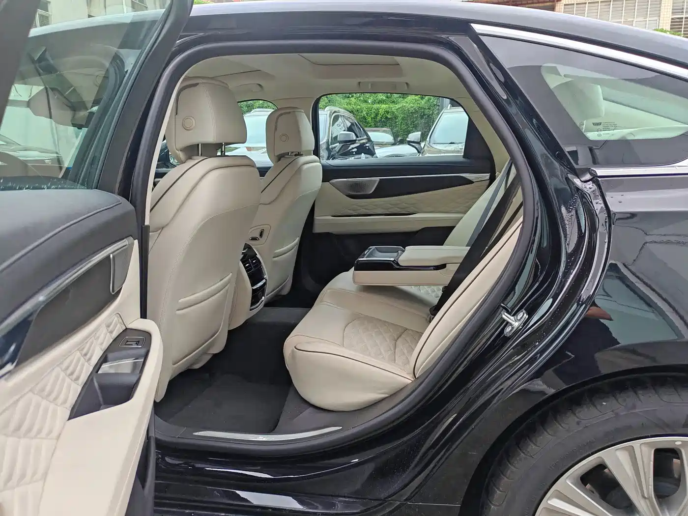 Photo 9 - Cadillac CT6
