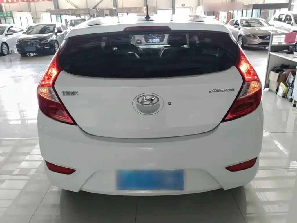 Hyundai Reina 2015 2014 Model 1.4L Automatic GLX