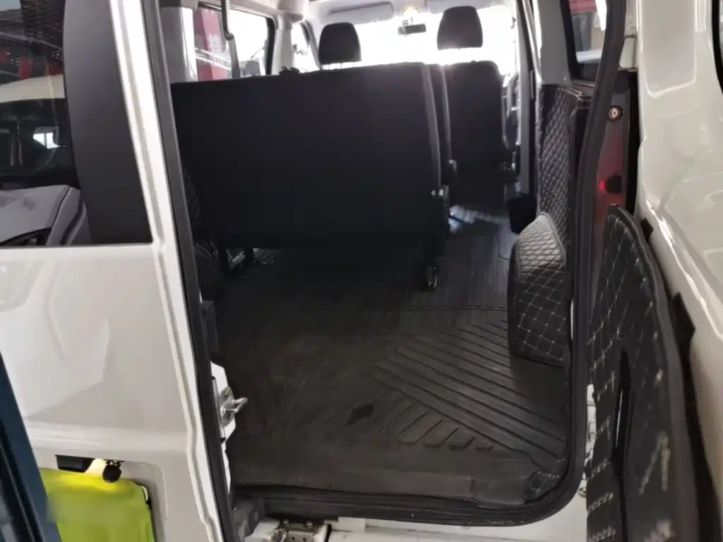 Changan Kaicheng Changan Ruixing EM80 2025 2025 Passenger Version Comfort 6-seater 300km Dual Swing Doors