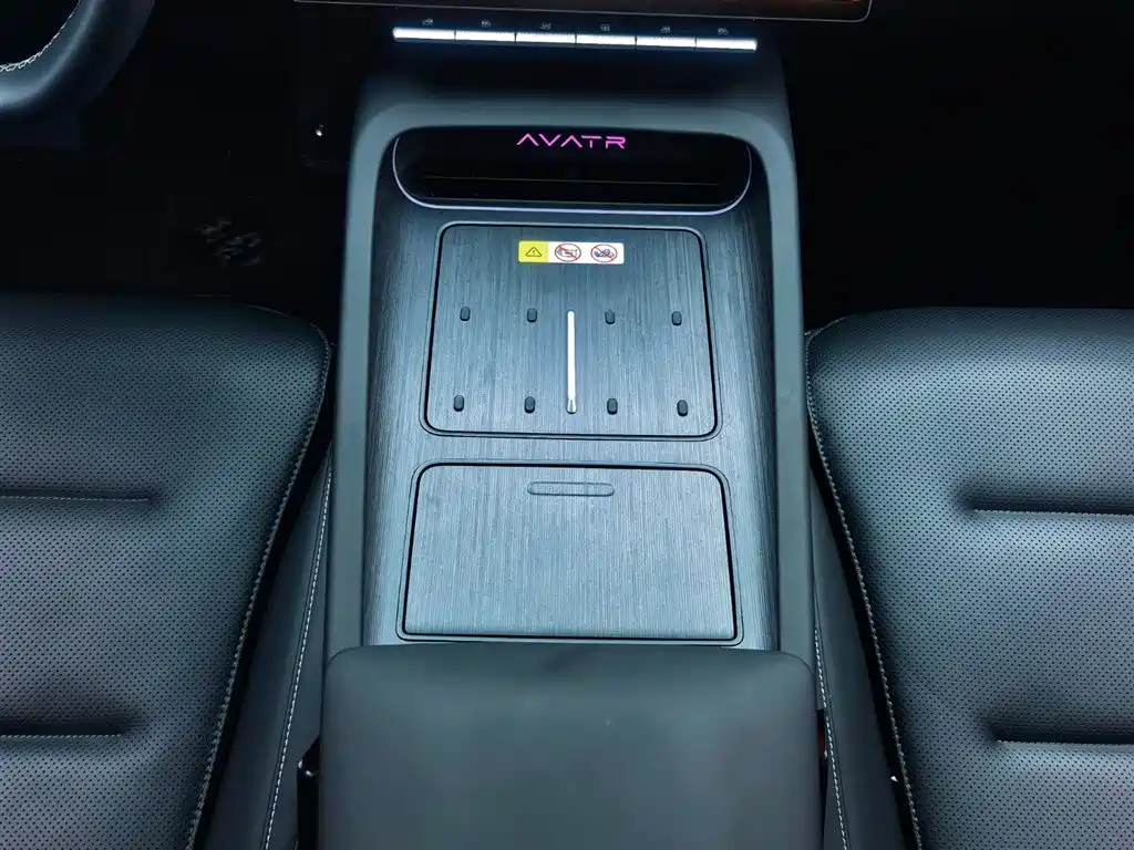 Avatr 12 2025 Master Pure Electric AWD фото 15