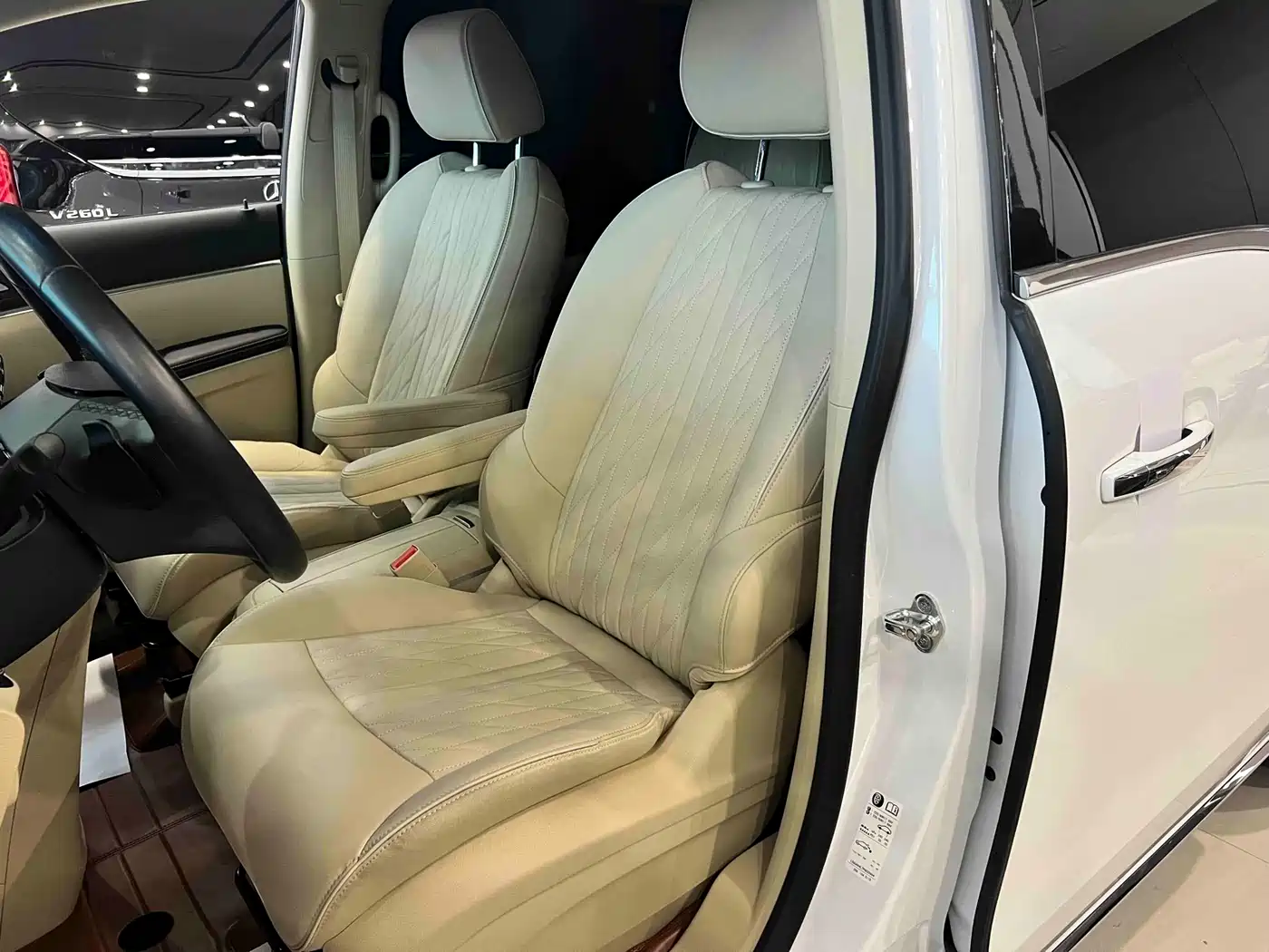 Buick GL8 2023 Land Business Class 652T Luxury фото 7