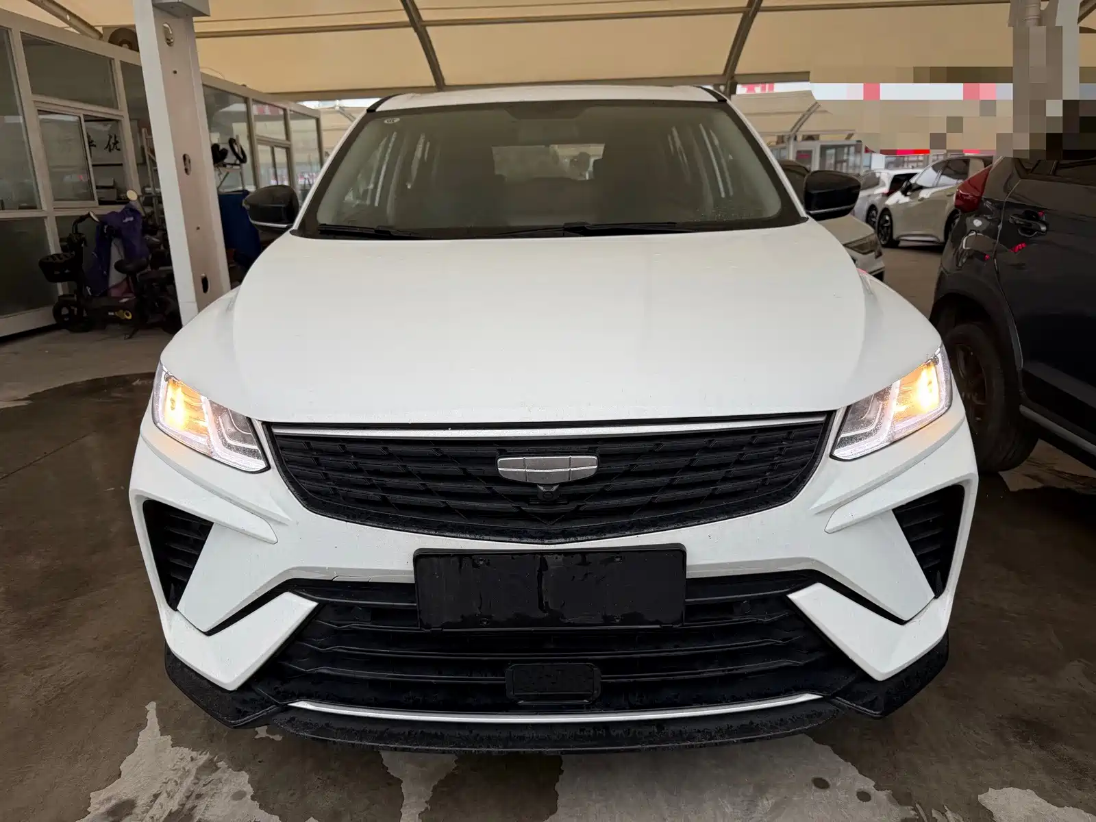 Фото 2 - Geely Coolray