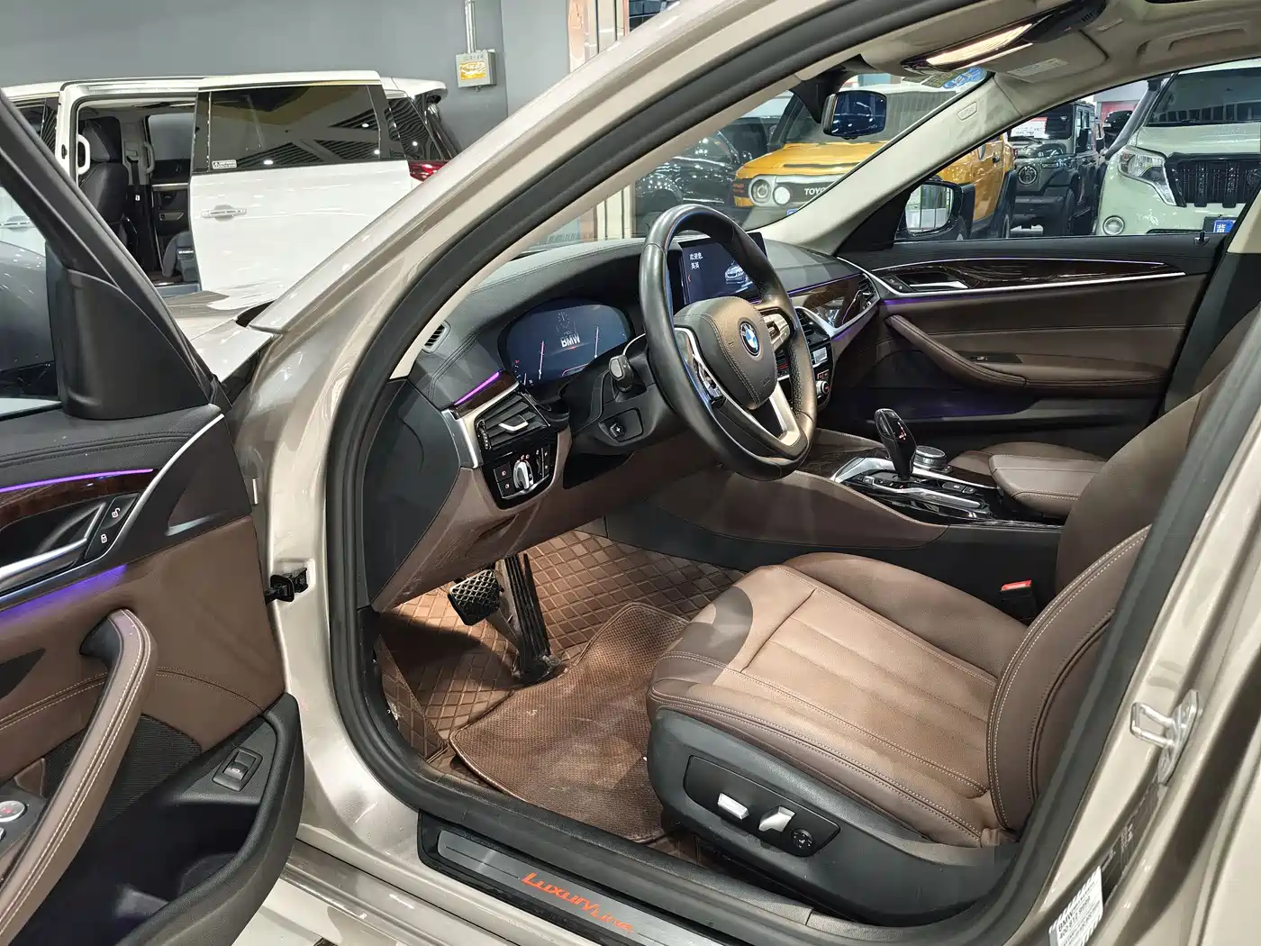 BMW 5 Series 2019 525Li Luxury Package фото 4