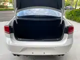 صورة 17 - Volkswagen Lamando