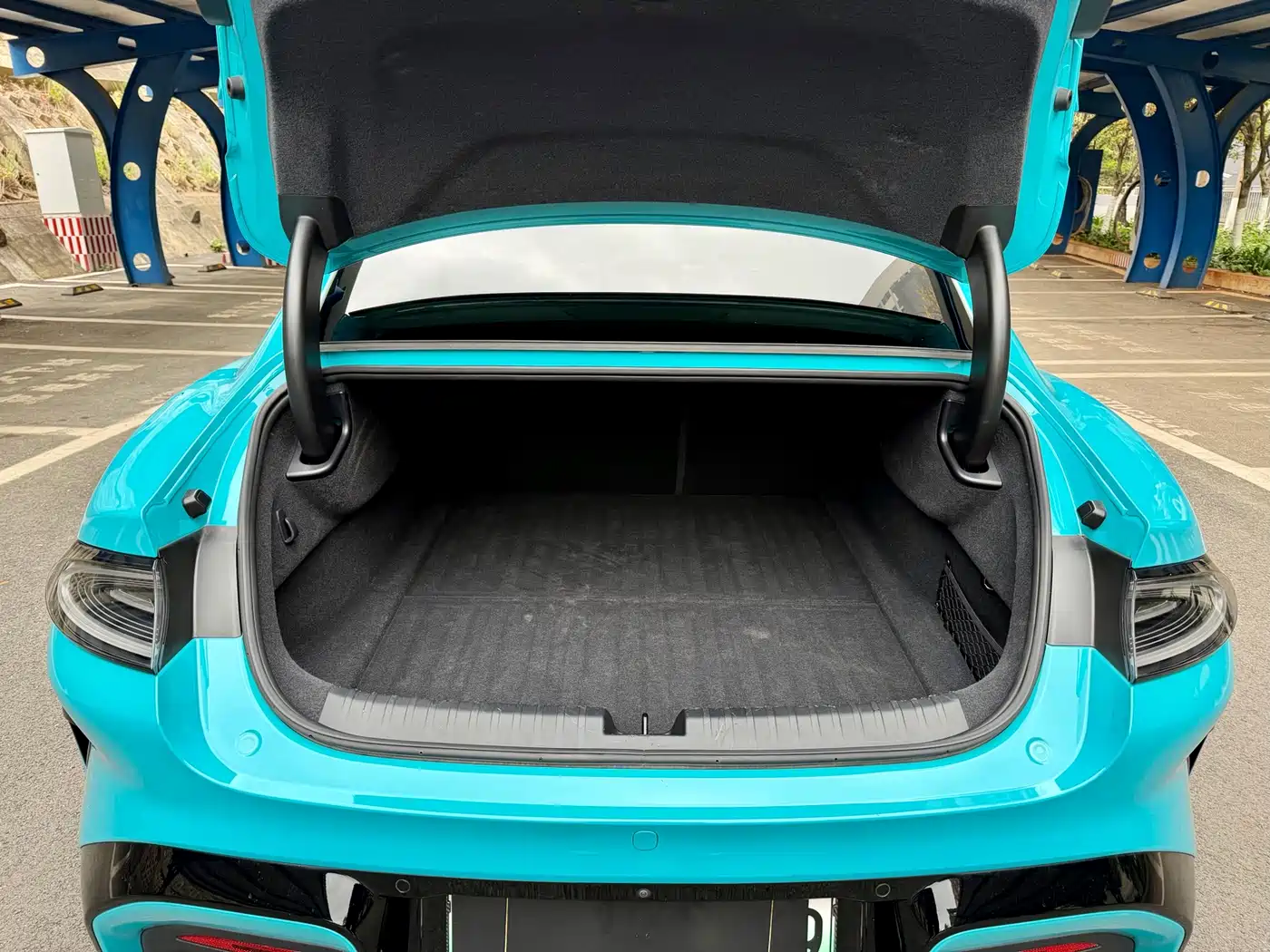 XIAOMI CAR XIAOMI SU7