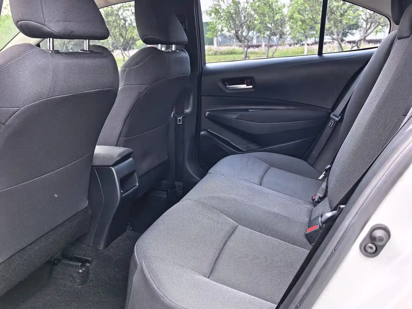 Toyota Corolla 2021 1.2T S-CVT Pioneer Edition фото 5