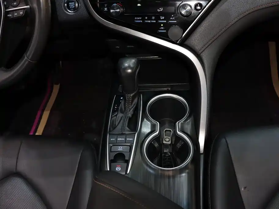 Toyota Camry 2021 2.5G Luxury Edition фото 15
