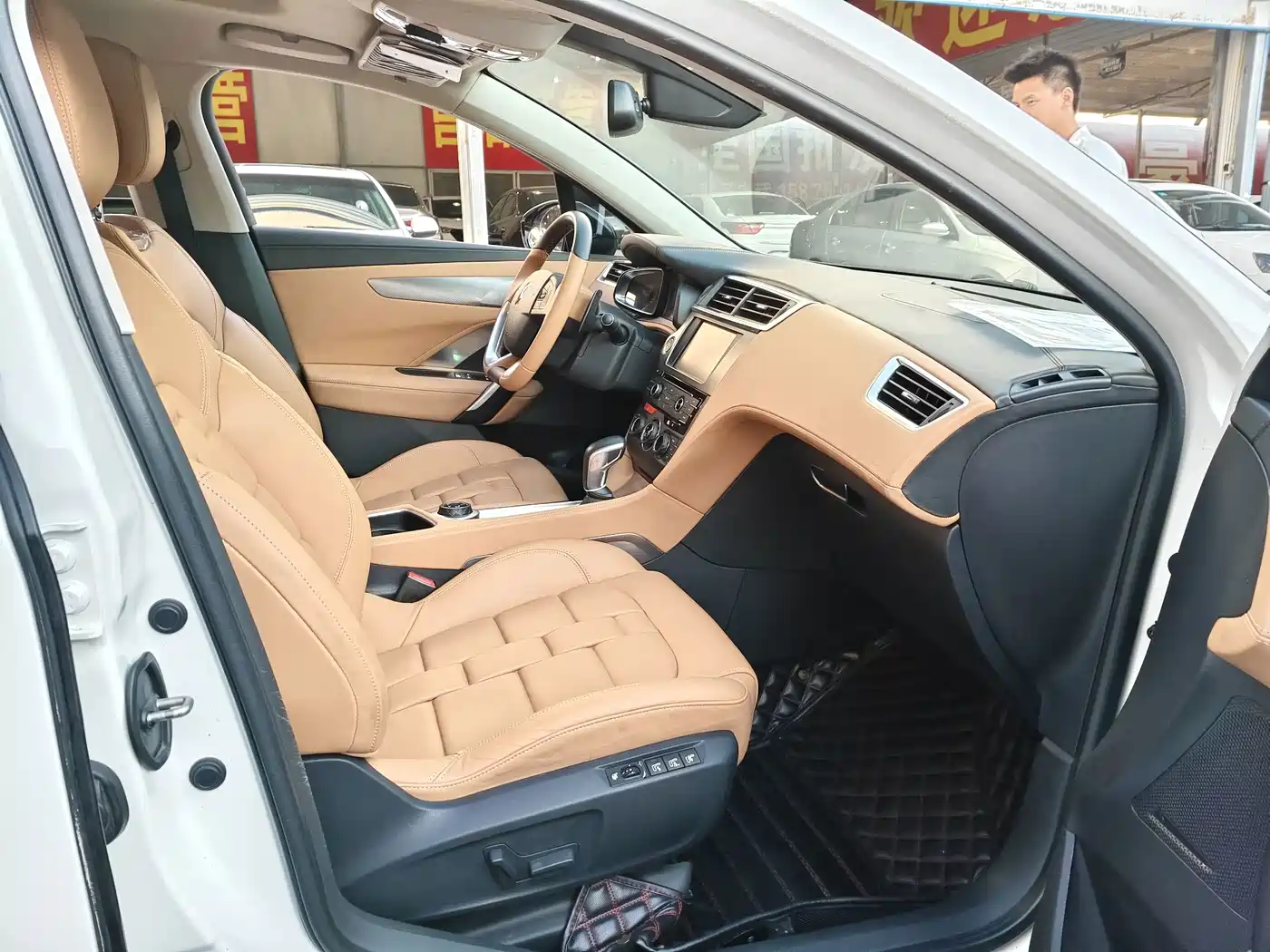 DS 6 2016 2014 1.6T Premium THP200