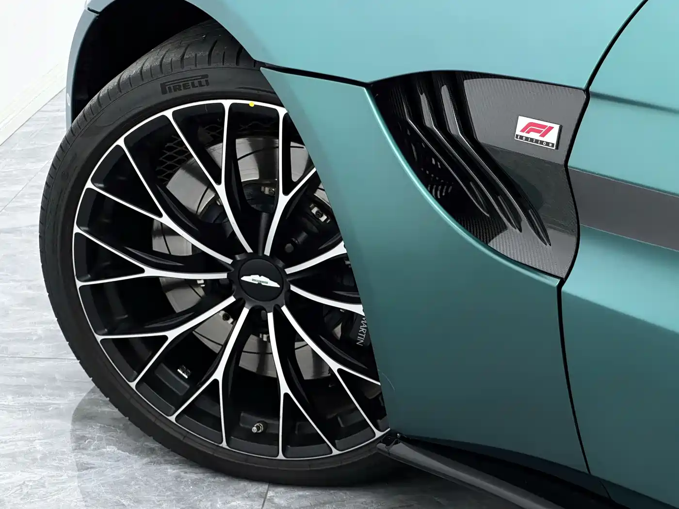 Aston Martin V8 Vantage 2022 4.0T V8 F1 Edition Roadster фото 10