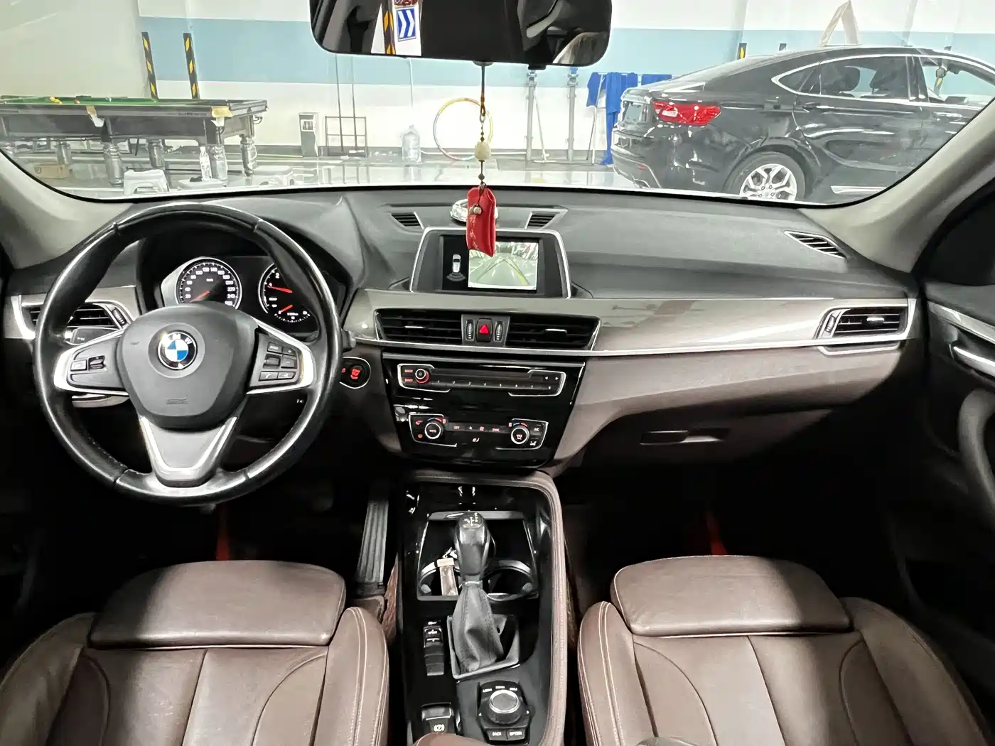 BMW X1 2018 sDrive18Li Premium Model фото 8