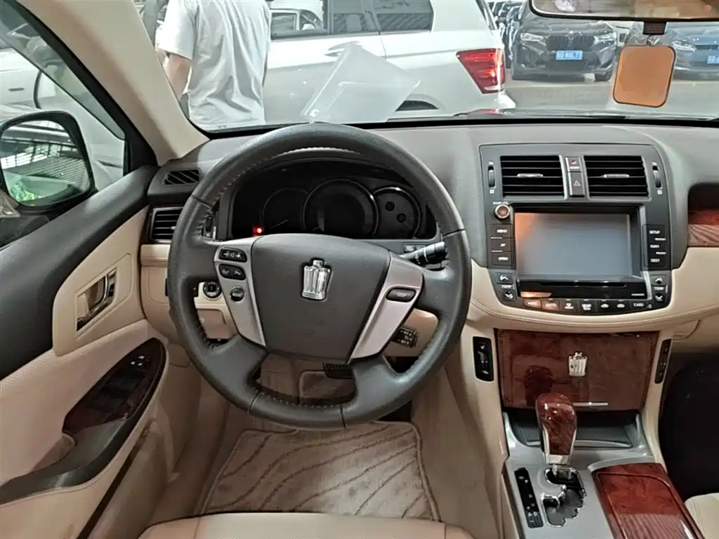 Toyota Crown 2012 2.5L Royal Leather Edition фото 11