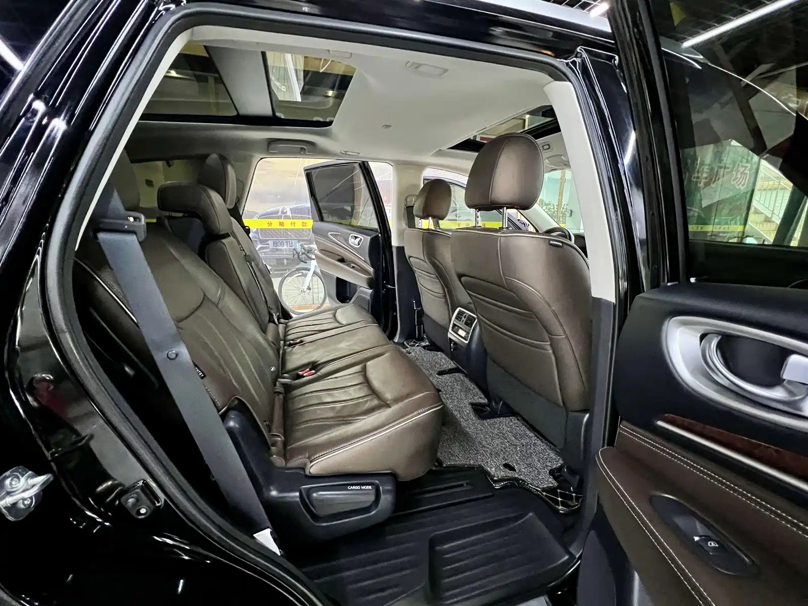 Photo 14 - Infiniti QX60 (Import)