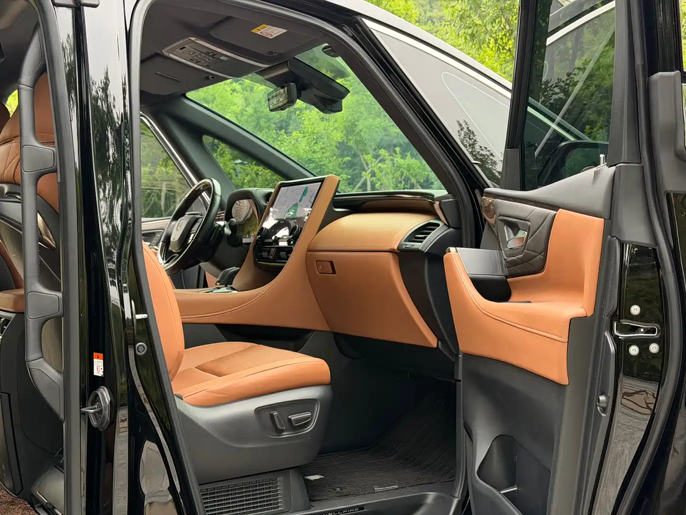 Toyota Vellfire 2024 Crown Hybrid 2.5L Executive Premium Edition фото 15