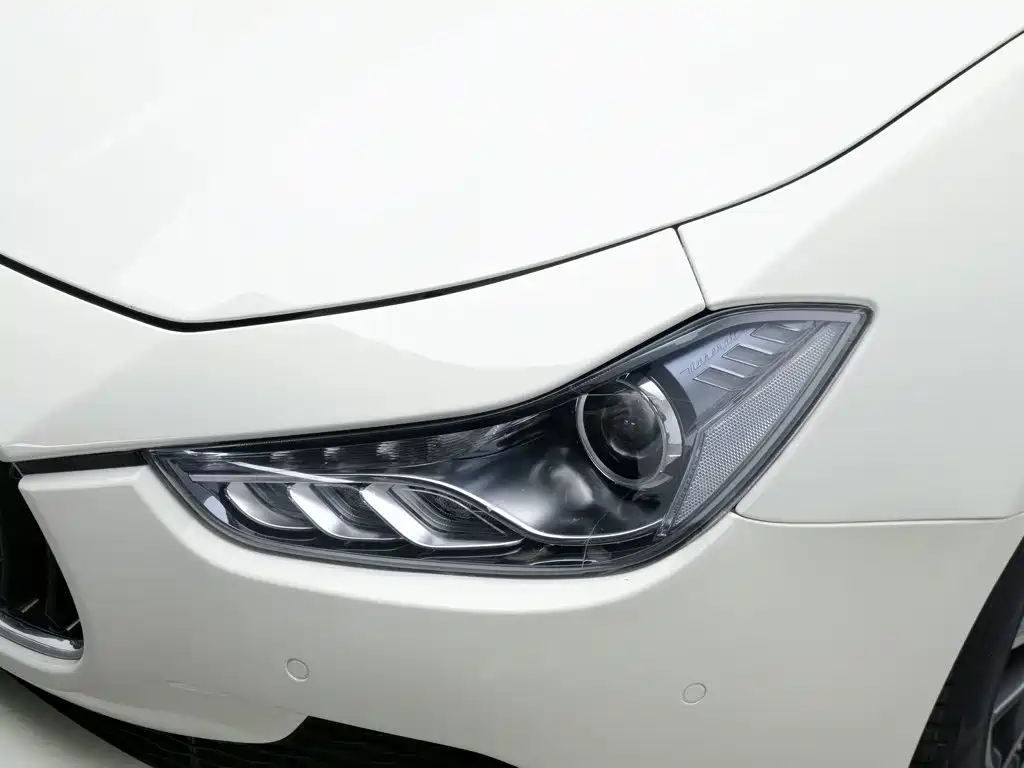 Photo 7 - Maserati Ghibli