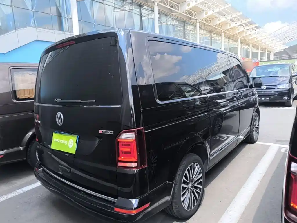 Volkswagen Multivan 2018 2018 2.0TSI 4WD Premium Edition 7-Seater