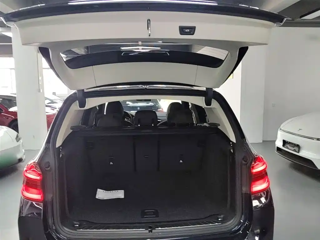 BMW iX3 2021 Leading фото 19