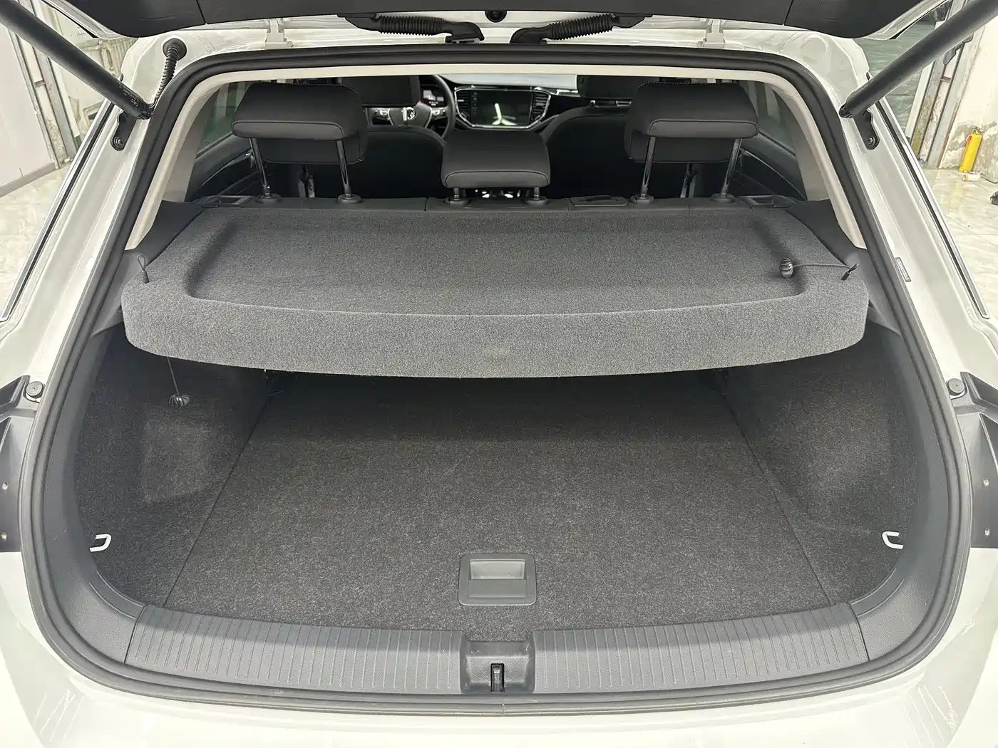 VOLKSWAGEN T-ROC EXPLORING SONGS