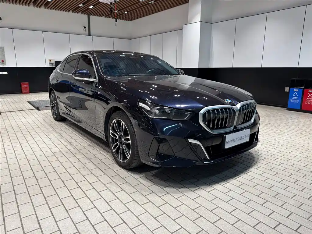 BMW 5 Series 2024 525Li M Sport Package фото 2