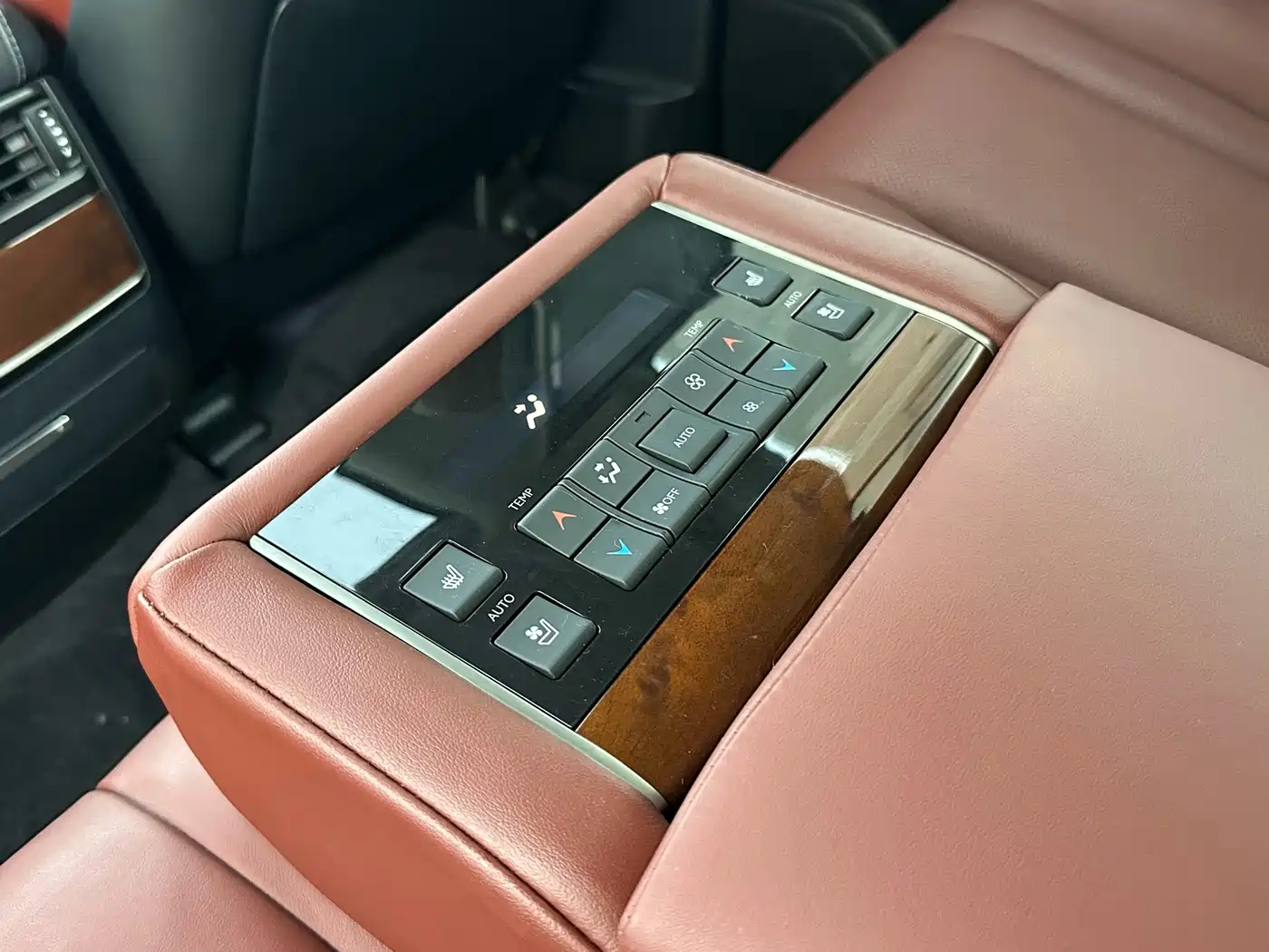 Lexus LX 2017 570 Prestige Luxury фото 21