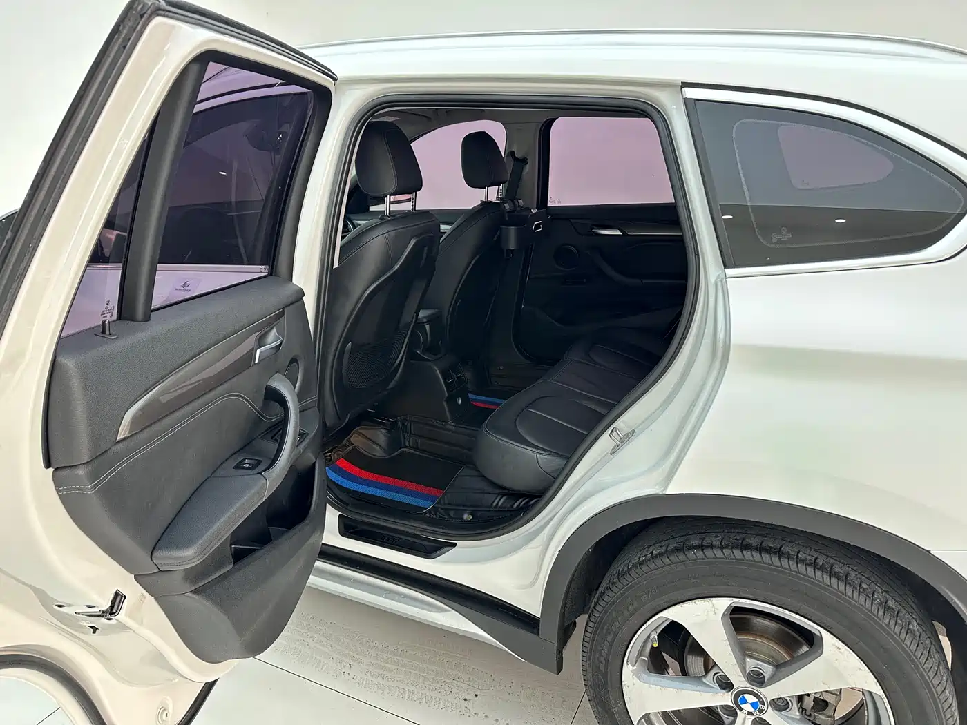 BMW X1 2016 xDrive20Li Luxury Model фото 11