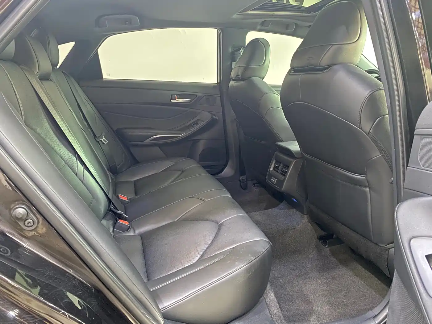 Toyota Avalon 2023 2.5L Luxury Edition фото 18