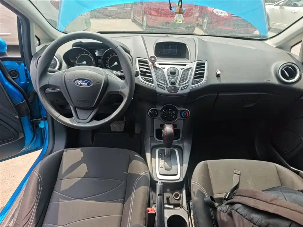 Ford Fiesta 2015 2013 Hatchback 1.5L Automatic Fashion