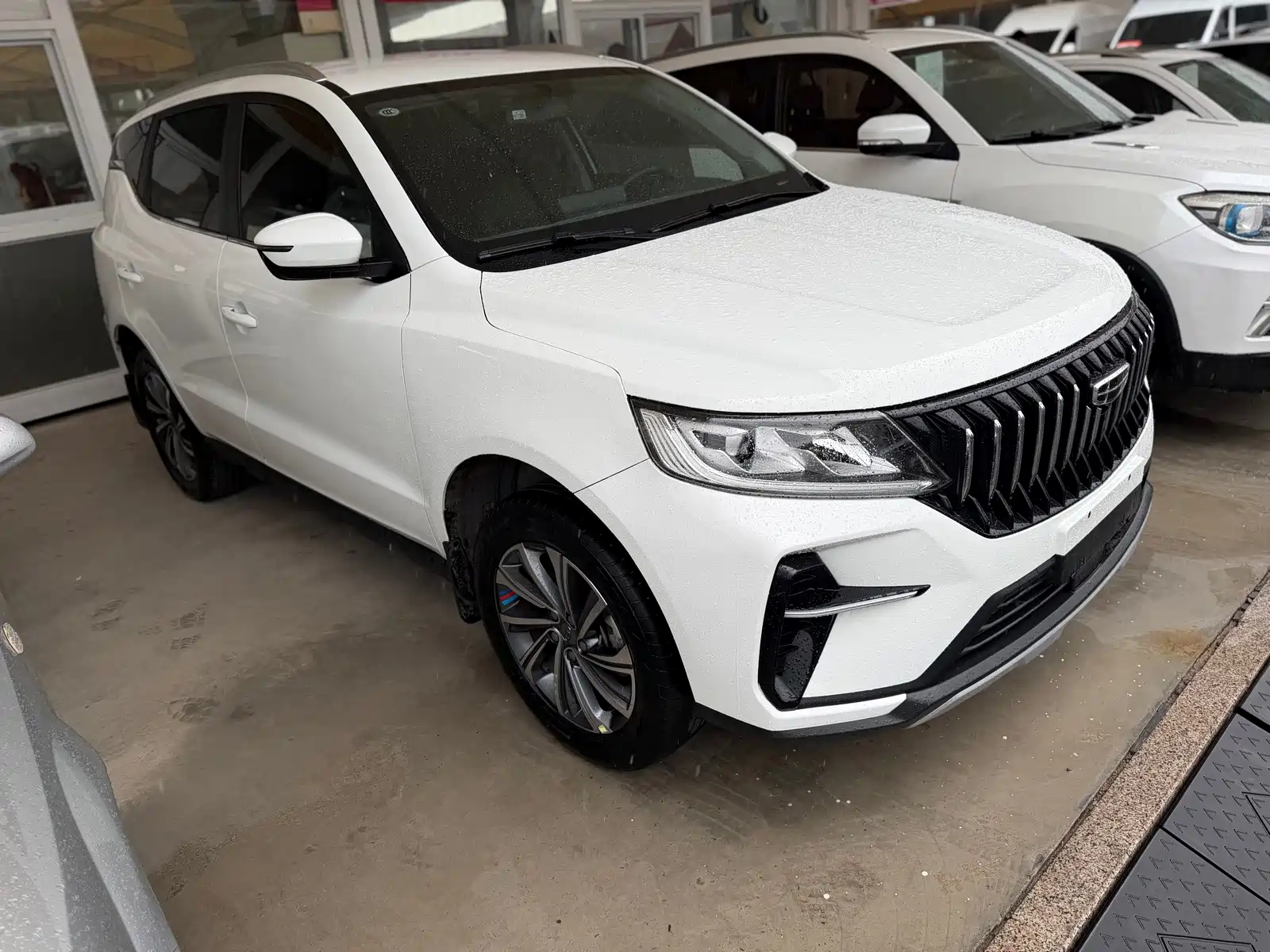 Photo 3 - Geely Emgrand X6