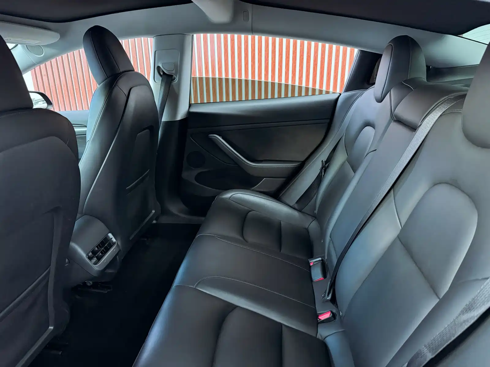 Фото 8 - Tesla Model 3