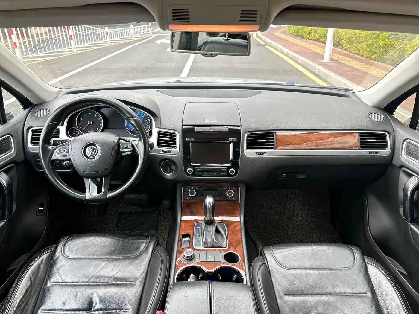 Volkswagen Touareg 2011 3.0TSI Standard фото 9