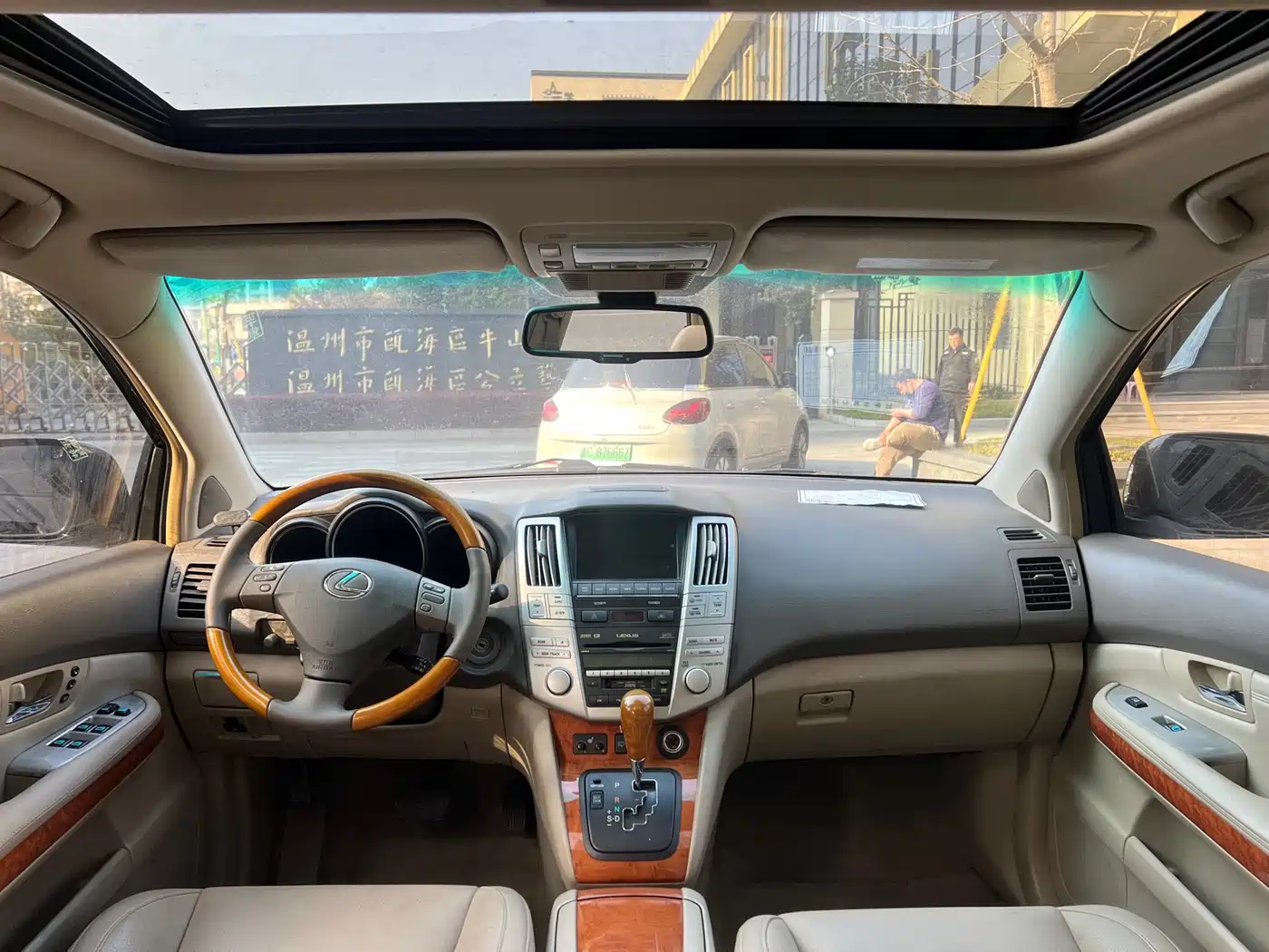 Lexus RX Classic 2009 Model 350 Luxury Edition фото 8