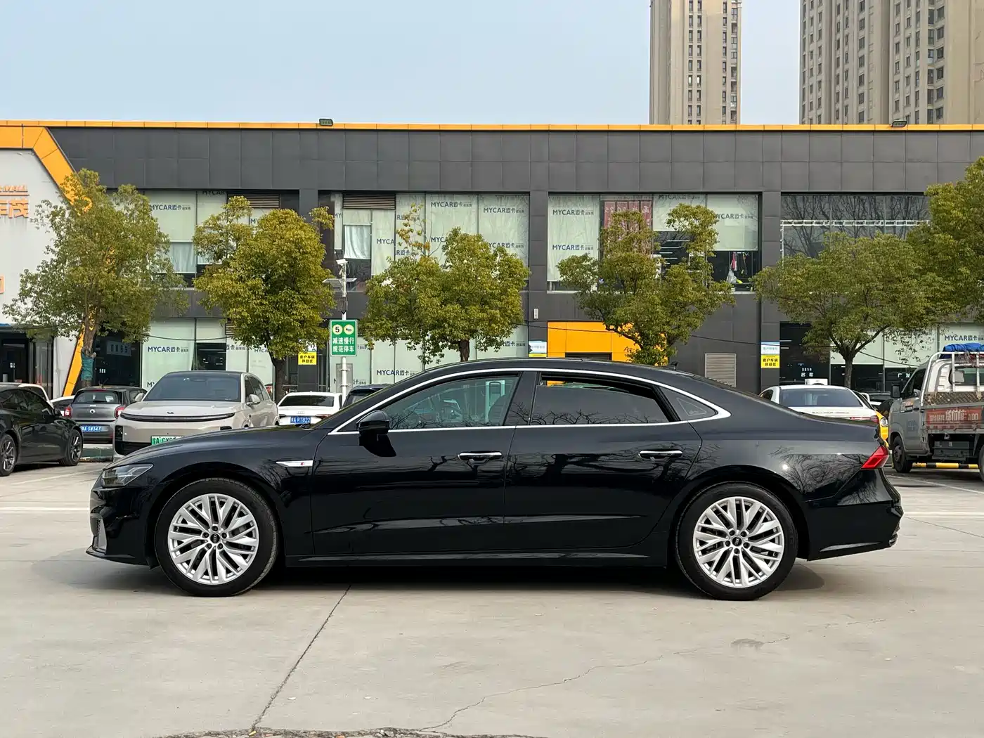 Audi A7L 2024 45TFSI S-line Dream Edition Crystal Package фото 2